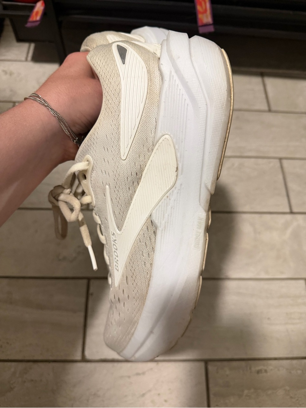 Brooks Women's Ghost Max 3 White Size 8 - Picture 6 of 7